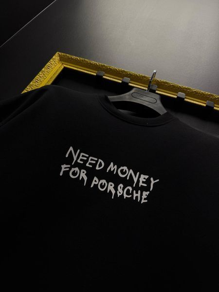 Чоловіча оверсайз футболка Need money for Porsche чорна TT304 фото